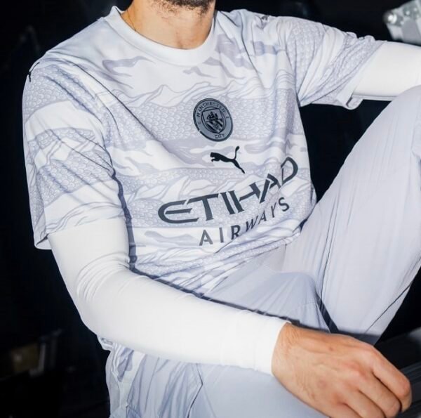 Manchester City Chinese New Year Jersey 2024-25 - Image 4