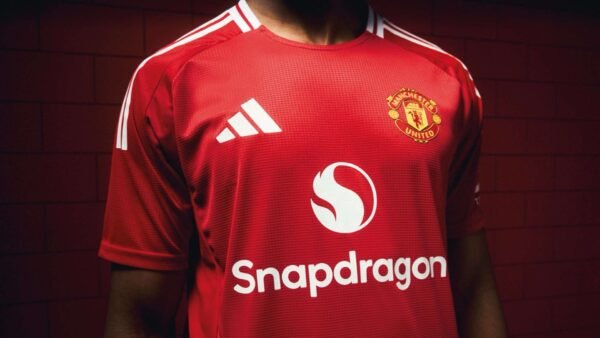 Manchester United's 2024–2025 Home Jersey - Image 2