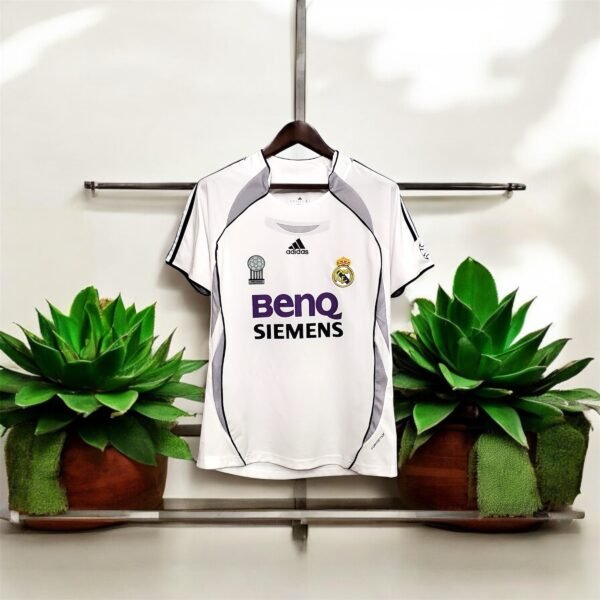 Real Madrid 06/07 Home jersey - Image 3