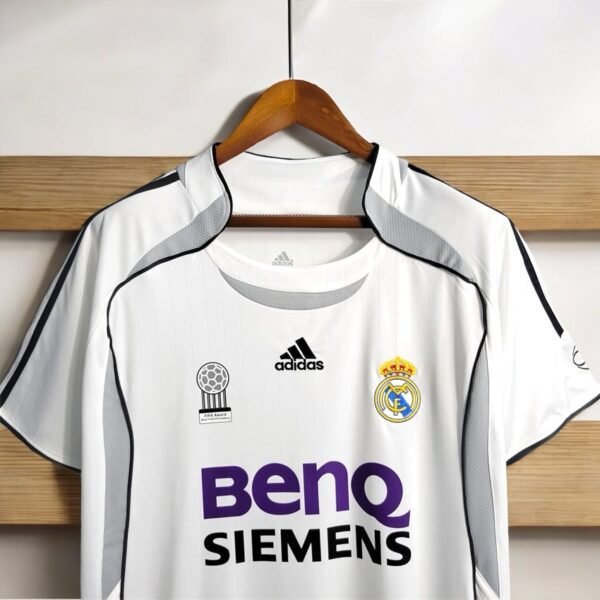 Real Madrid 06/07 Home jersey - Image 2